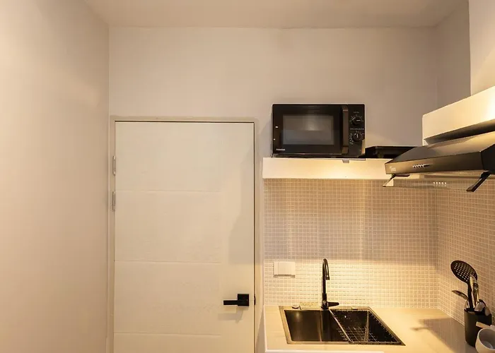 Appartamento Cute & Comfy For 3 Guests At Center Of Sathorn Bangkok
